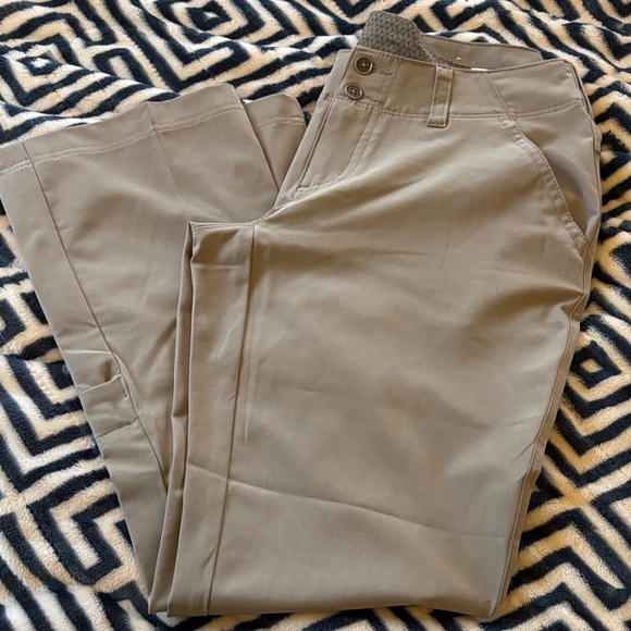 Columbia Sportswear Company Pants - Columbia Sportswear Omni-Shield   Women's Tan Outdoor Chinos
